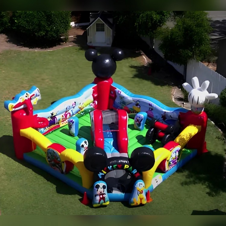 Mickey and Friends Toddler Obstacle Course 24L 24W 15H (Dry)